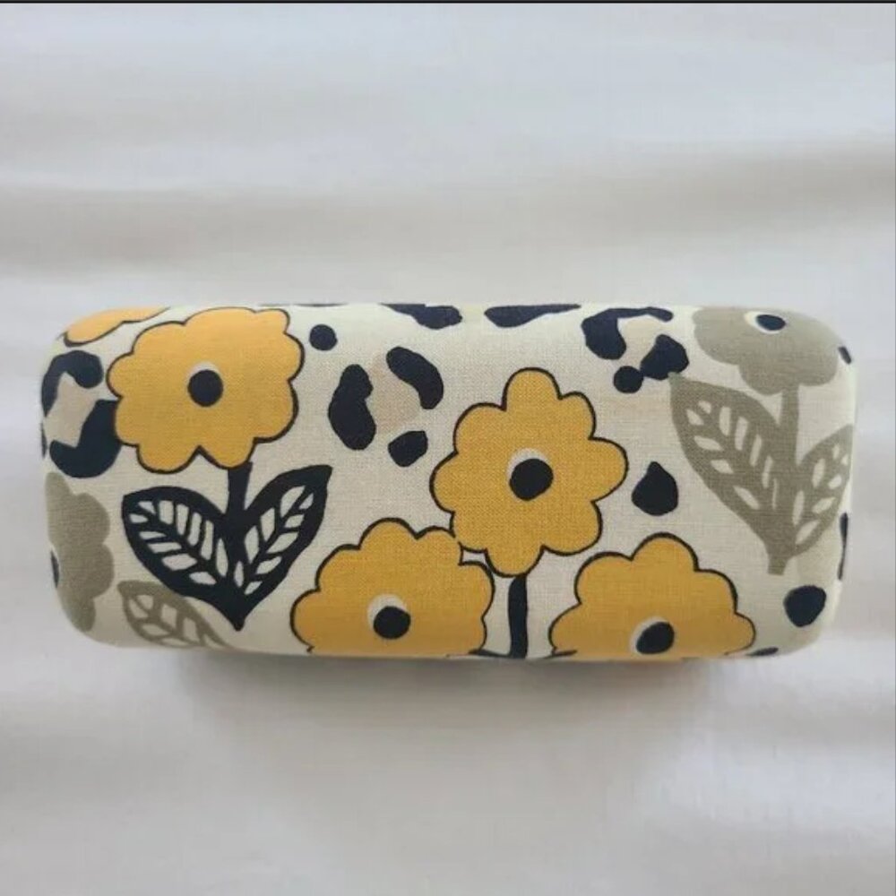 RESERVED - Vera Bradley Go Wild Hard Sunglasses Case With Cleaning Cloth